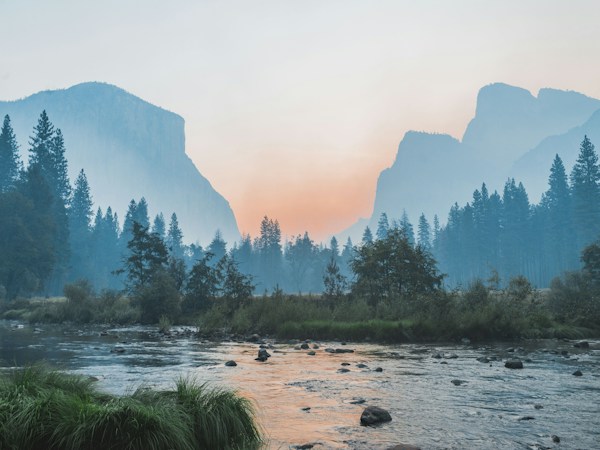 Sample landscape photo, not flagged